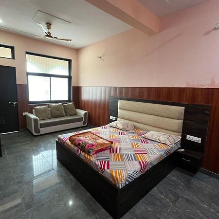 Shri Ji Baba Ki Haveli Hotel Govardhan Exterior photo